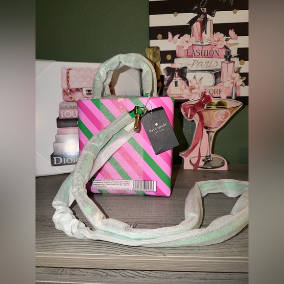 NWT Kate Spade Collector Bubble Gum - Picture 2 of 3
